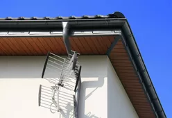 Профиль ПВХ типа J Budmat с перфорацией-8