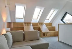 Центрально-поворотное мансардное окно ROTO Designo R45 H из дерева с термо-блоком WD-6