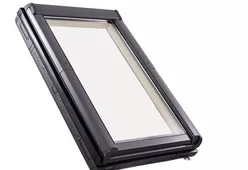 Мансардное окно с поднятой осью поворота ROTO Designo R75 H из дерева с термо-блоком WD-4